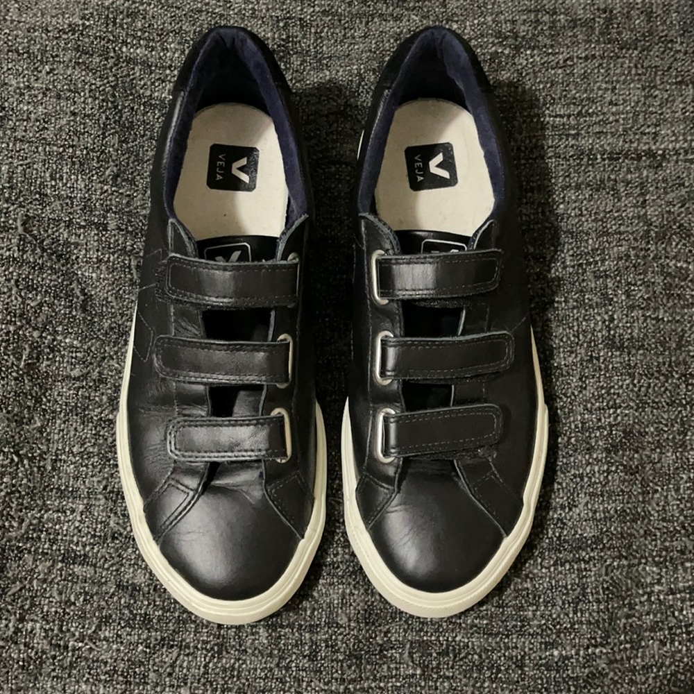 Veja sneakers in black